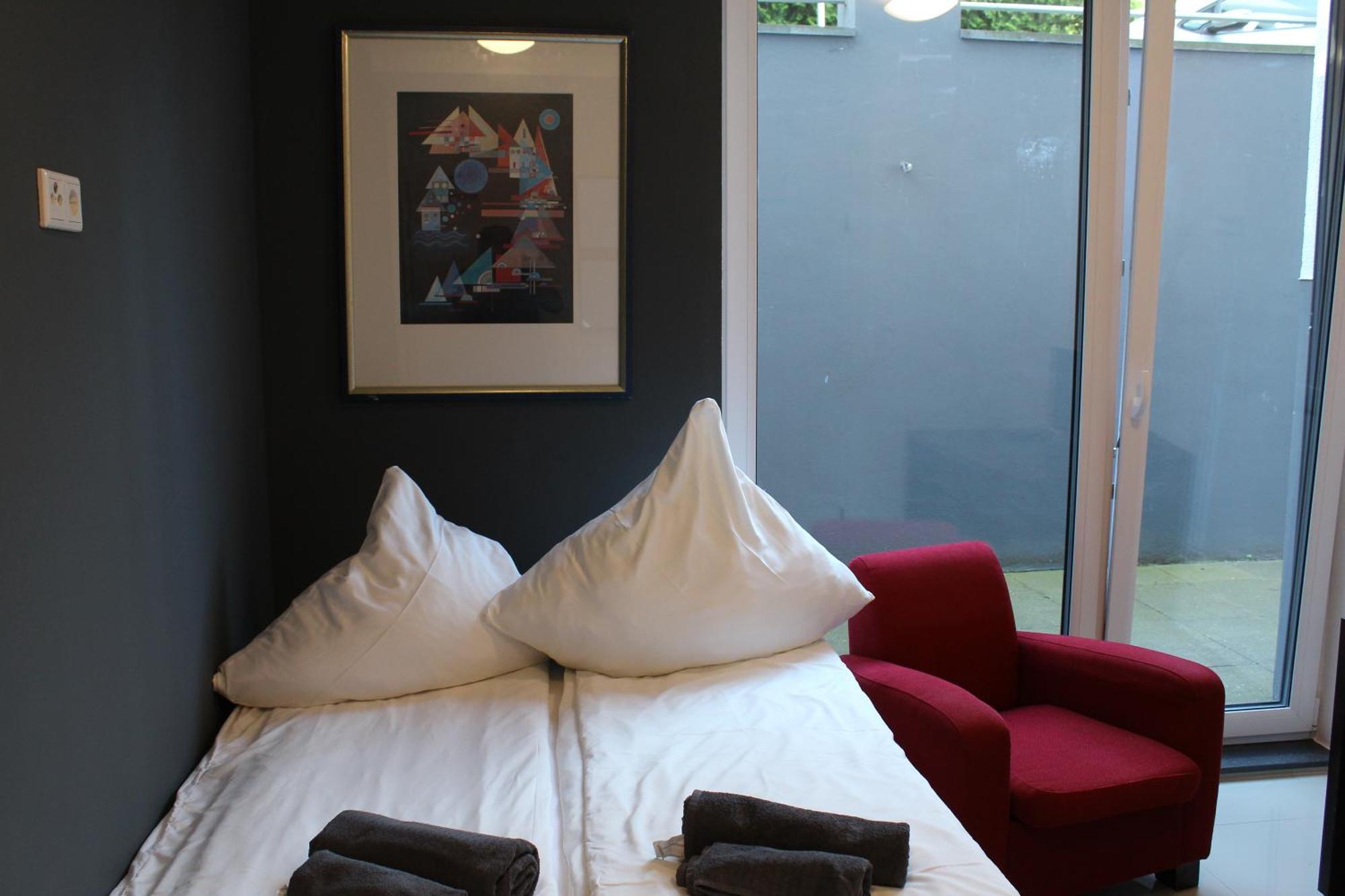 Momomotel - Self Check-In Hotel Am Stadion โคโลญ ภายนอก รูปภาพ