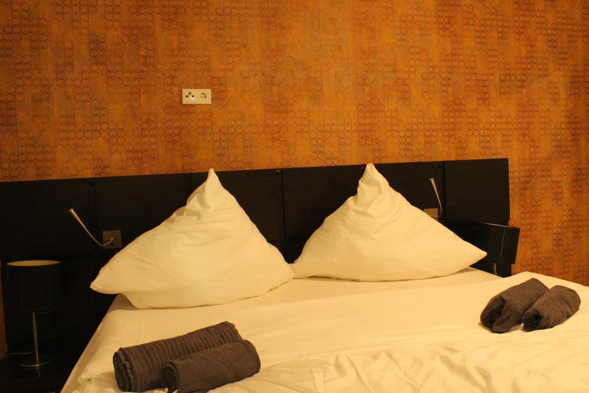 Momomotel - Self Check-In Hotel Am Stadion โคโลญ ภายนอก รูปภาพ